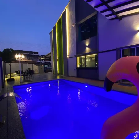 4BR 16pax LYL Jaccuzi Private Pool House ipoh