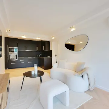 Charming apt with balcony - 2BR/4P - Suresnes