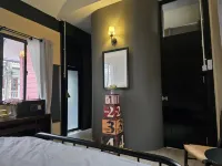 Carl and Ellie home - บังกะโล