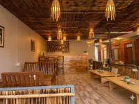 The Mango Tree- Backpackers Hostel