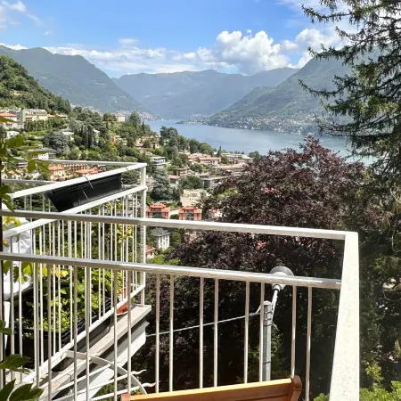 Como lake view/ktcn/AC/WiFI/free Parking