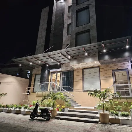 HOTEL AVENUE 30