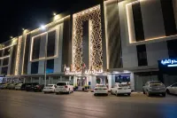 Dana Hotel - parking