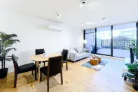 Brilliant Quay Blvd Apt Close to Wyndham Harbour Hotel dekat Werribee Open Range Zoo