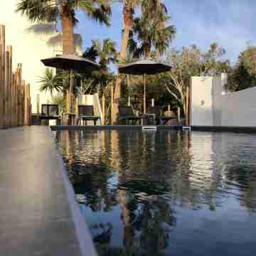 Dragonfly Villas Hotel Exterior