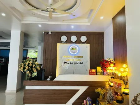 Peaceful Mountain Hotel Отели рядом с достопримечательностью «Công Ty Cp Môi Trường Đô Thị Hà Giang»