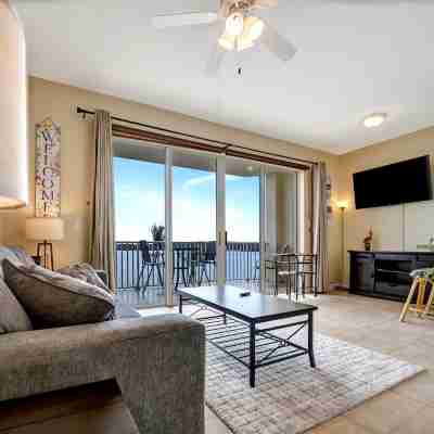 Sunlit Bayview Suite Balcony Pool & Hot Tub! Others