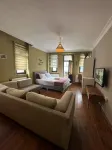 Greenbird Suites Hotel di 