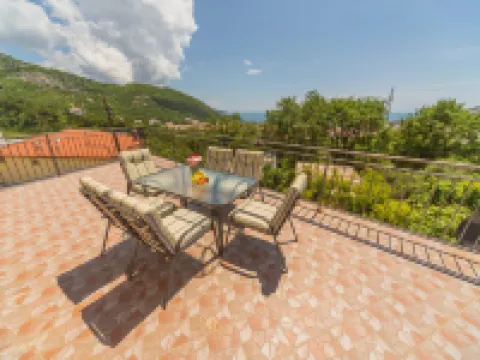 Villa Sunny Hill Hoteles en Podostrog