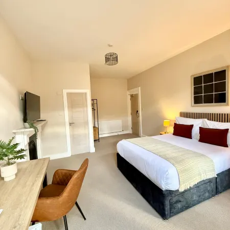 Seaside Escape with Double Bed & Balcony