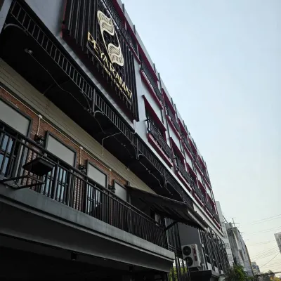 Peya Rama-7 Hotel Hotels near Wat Pho Bang O
