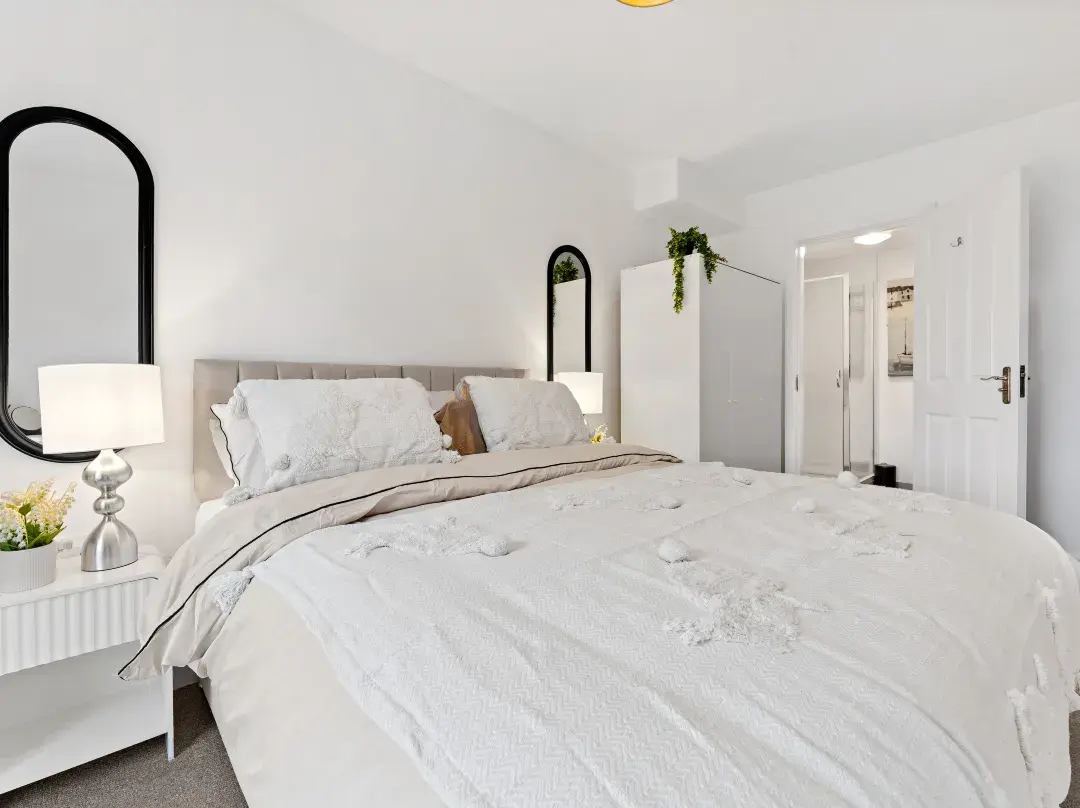 Free Parking | Families |Open Plan | Contractors | - Warrington
