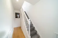 4BR 3BA Wigan Home | Long Stays Welcome - ที่มีที่จอดรถ