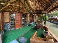 Cozzy Gayo Riverside - Guest houses