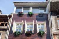 Newly-renovated apartment 1 (bedroom+living room) - Pet friendly