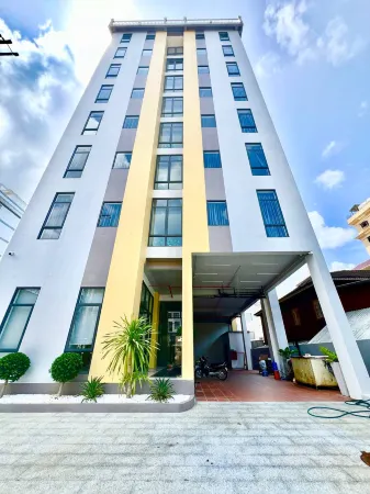 C-Hotel Отели рядом с достопримечательностью «University of Management and Economic»