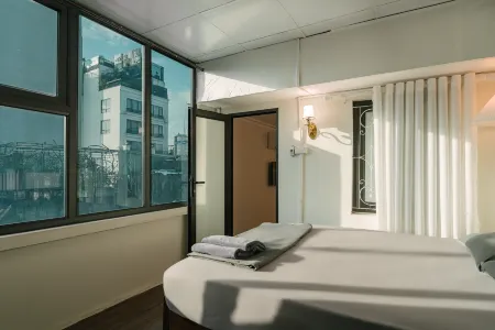 Bridgo Home - by Hoan Kiem Lake Side Отели рядом с достопримечательностью «Thang Long Water Puppet Theatre»