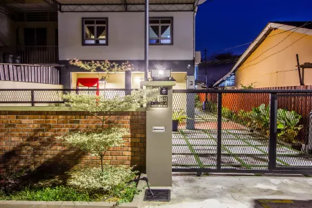 Plumeria 4BR Garden House by uBook