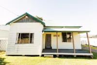 Aussie Chillout - Coal d' Vine Cottage - Cessnock NSW Hotels in Cessnock