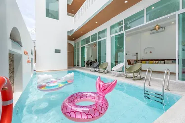 รูปภาพของวิลล่า 5 ห้องนอน 6 ห้องน้ำ พร้อม KTV และ BBQ ใกล้ถนนคนเดิน