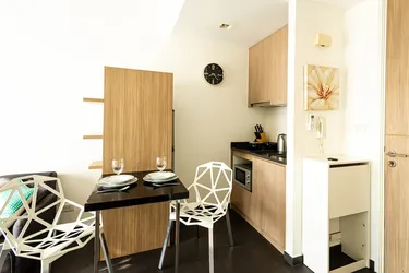 รูปภาพของUnixx Phratumnak Elegant 1-BR Free Electricity