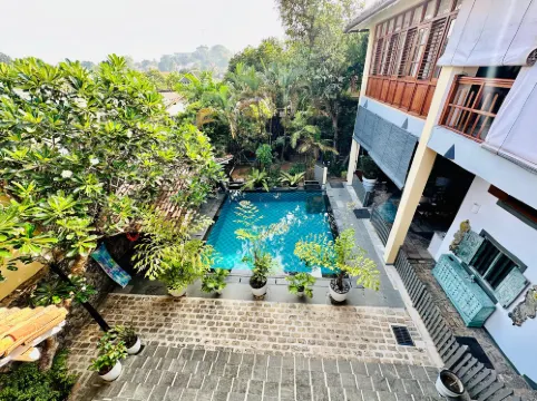 Colonial Retreat Villa Hotels in Ruhunupura