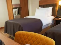 AK LİFE HOTEL Отели рядом с достопримечательностью «Чанкая»