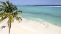 Zanzibar Sunrise at Bandas - Strand