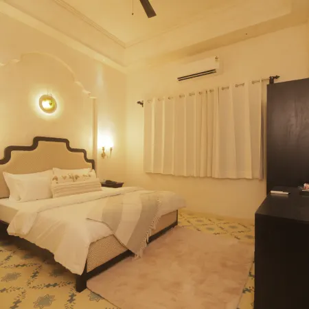 SADRI HAVELI - Heritage Stay by the Lake