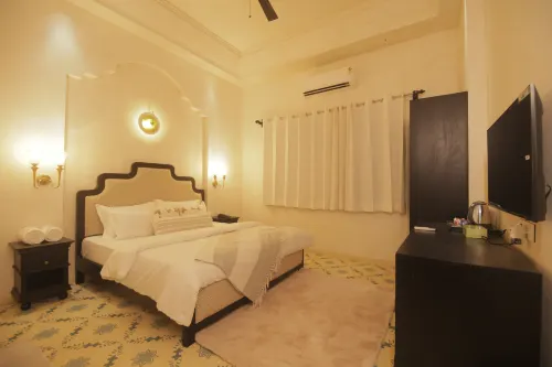 SADRI HAVELI - Heritage Stay by the Lake