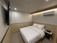 Latree Hotel