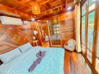 ผาม่านบ้านไร่ - พร้อมอาหารเช้า