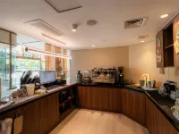 Long Hotel Hotel dekat Marble Moutain