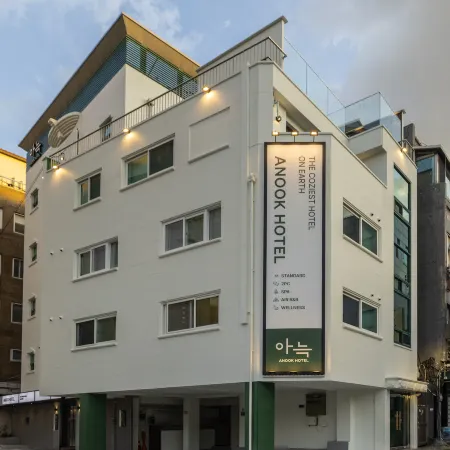 Anook Hotel Jongno Daehakro Отели рядом с достопримечательностью «Ворота Хонхвамун»