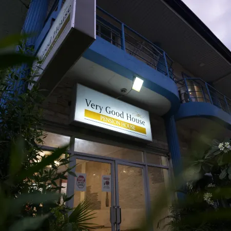 Very Good Hotel