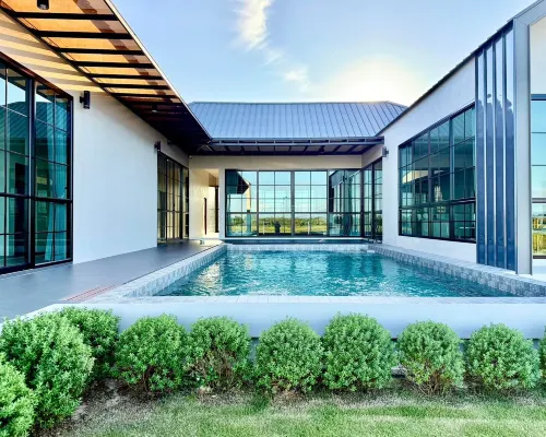 ชมนก ชมนา พูลวิลล่า โรงแรมในอำเภอ ขลุง