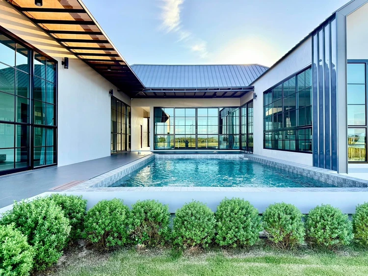 รูปภาพของชมนก ชมนา พูลวิลล่า