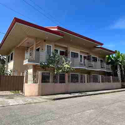 Nielo's Apartment (Door 5) Hotel Exterior