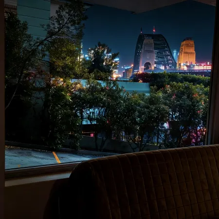 Sunny  harbour Bridge  in  Kirribil Отели рядом с достопримечательностью «Сиднейская бухта»