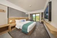 Bolton Hotel - Balcony