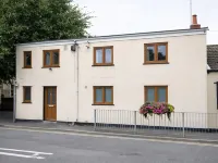Cosy 2-BR House •2 ensuite • Uni & Hospital nearby Hotels in Northampton