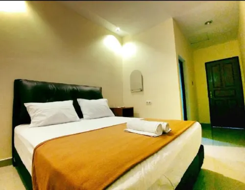 Cozzy Quint Hotel