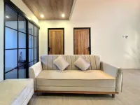 Yustien Homestay Bangunjiwo 4 Beds - Entire House