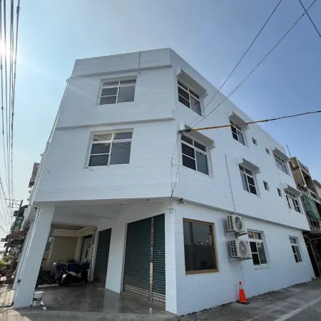 KM Hostel DG