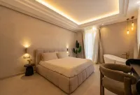 Luxe Double Apt w/ Pano View, Terrace, City Centre - 新規開業