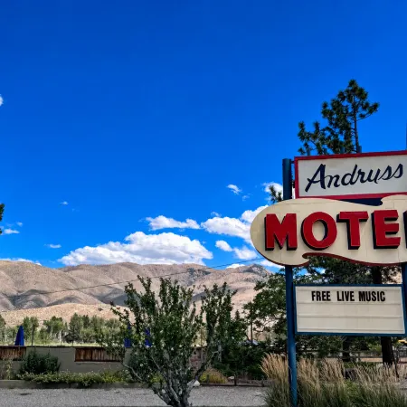 Andruss Motel