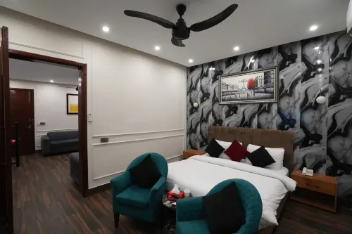 Hotel Elegant Executive Suites - 3-Star