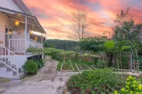 Santya Loka Lodge & Twin Waterfall Hotel dekat Patung Buddha Tidur Pupuan Tabanan