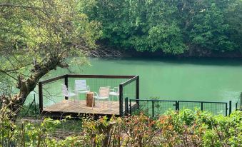paradisiacal chalet on the banks of the Marne