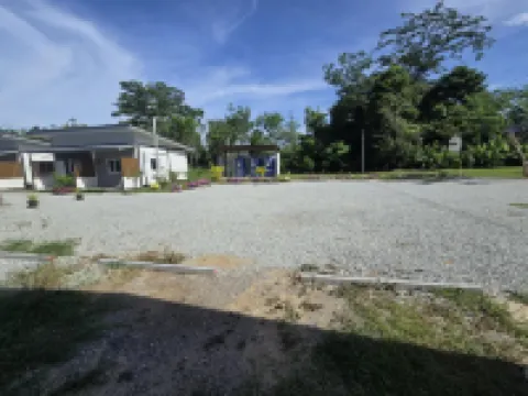 Wae Phak Stay Hostel@Khok Kloi Hotels near Sarasin Bridge